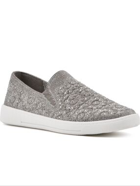 NWT White Mountain Slip-On Women’s Knit Sneaker in Silver